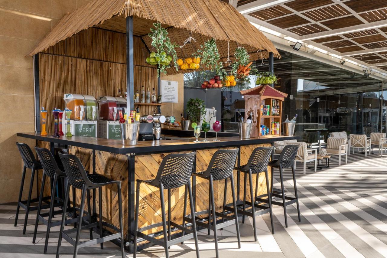 Vert Hotel Eilat By Afi Hotels المظهر الخارجي الصورة The bar on the deck of the MSC Meraviglia